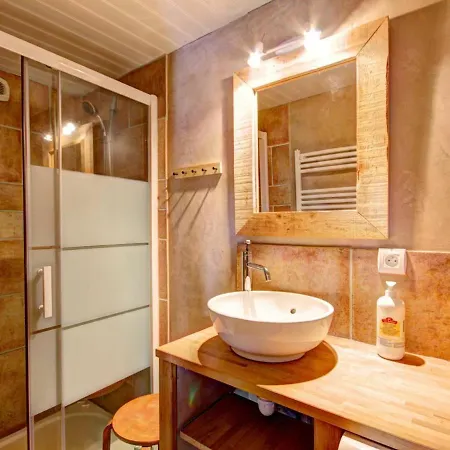 Confortable A Saint-etienne, 2 Chambres, Terrasse, Poele A Granules, Proche Commodites - Fr-1-496-38