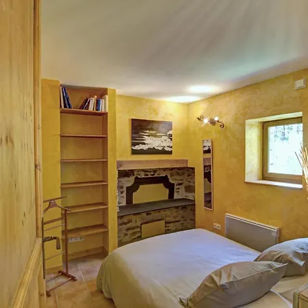 Holiday home Confortable A Saint-etienne, 2 Chambres, Terrasse, Poele A Granules, Proche Commodites - Fr-1-496-38 *