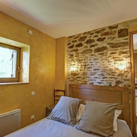 Confortable A Saint-etienne, 2 Chambres, Terrasse, Poele A Granules, Proche Commodites - Fr-1-496-38 Holiday home Saint-Etienne (Loire)